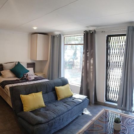 Atterbury Self Catering Studios 프레토리아 외부 사진